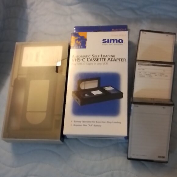 Hitachi VHS VCR and Quasar VHS camcorder and 2 cassette adapters - Picture 4 of 4